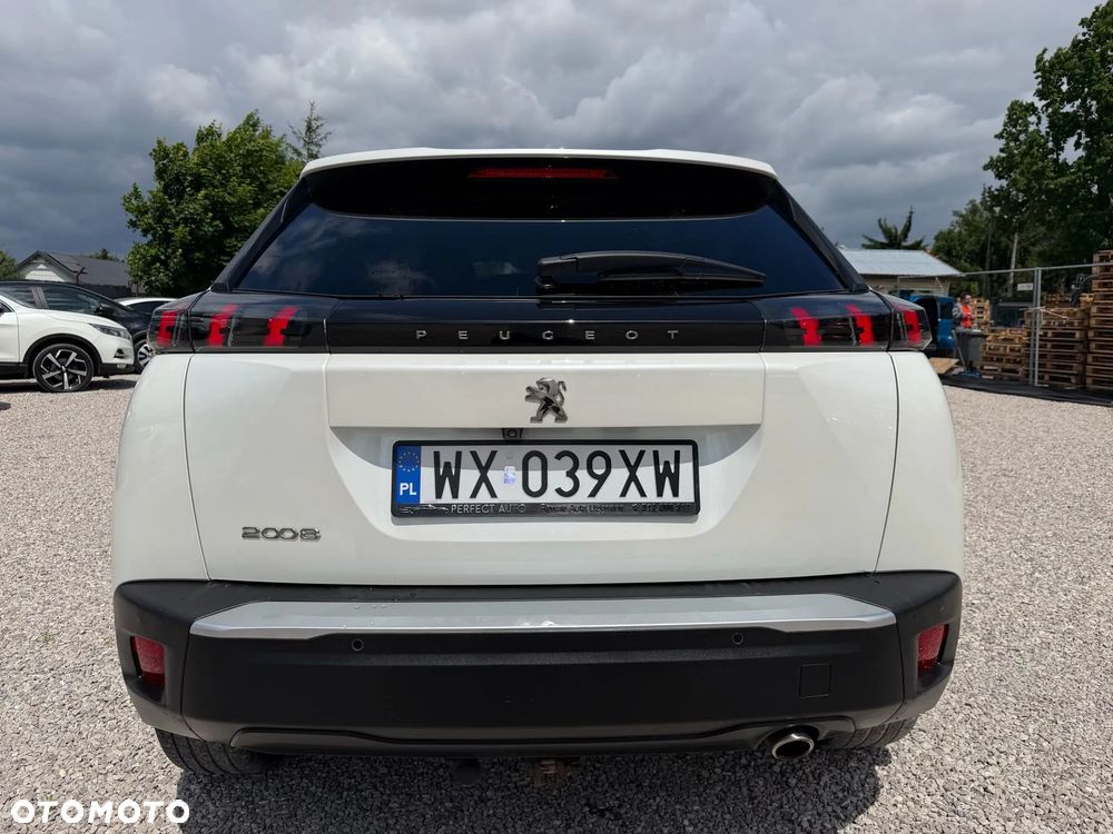 Peugeot 2008 1.5 BlueHDi Allure S&S EAT8 - 11
