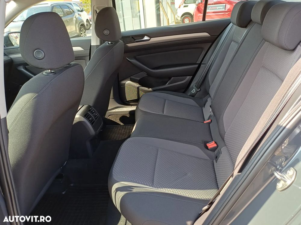 Volkswagen Passat 1.5 TSI ACT DSG Trendline - 12