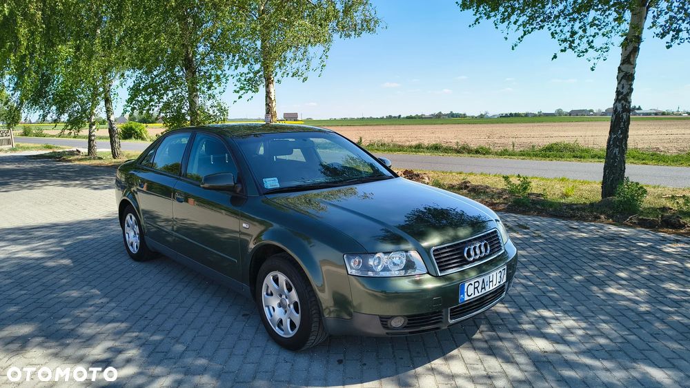 Audi A4 Limousine - 4