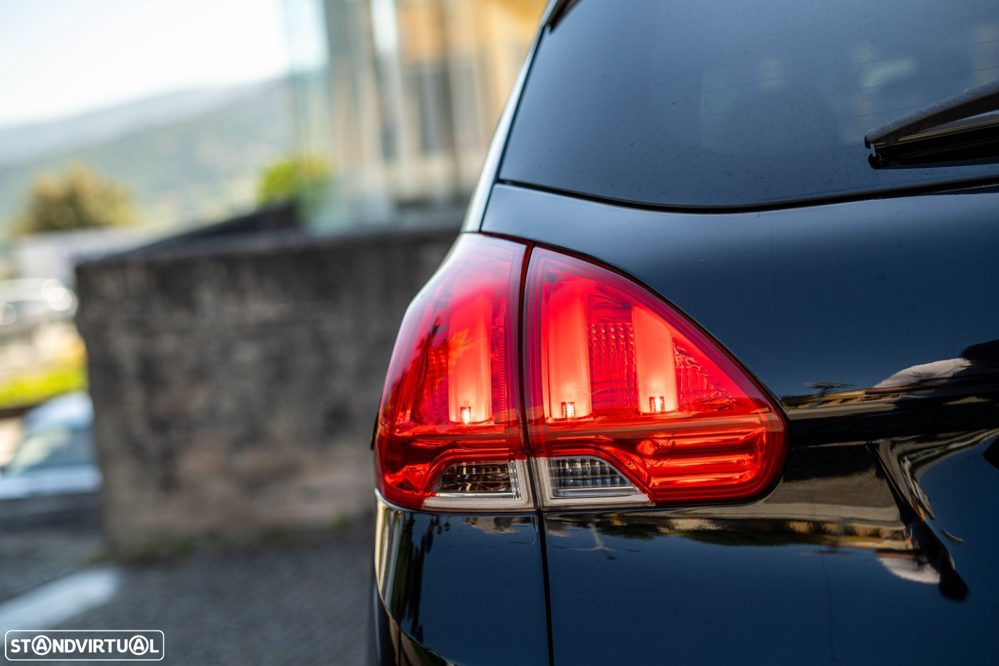 Peugeot 2008 1.2 PureTech Style - 44