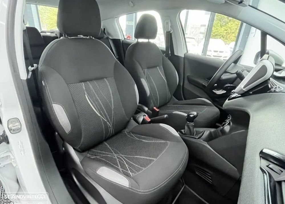 Peugeot 208 1.6 BlueHDi Active — fotografia 12