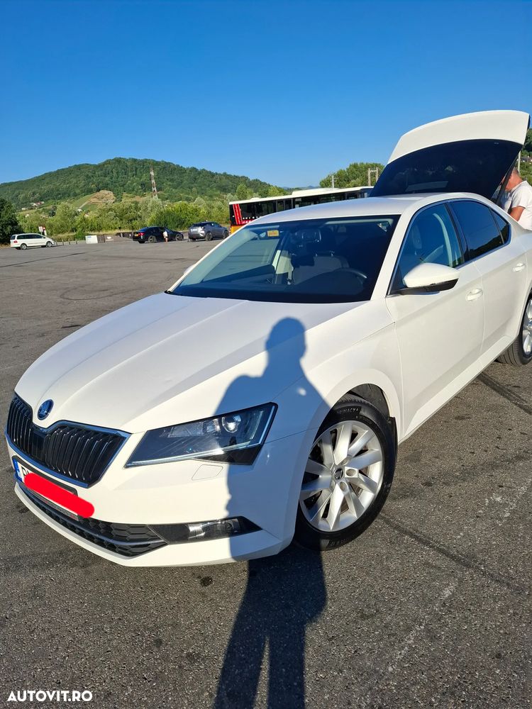 Skoda Superb 2.0 TDI DSG Style - 4
