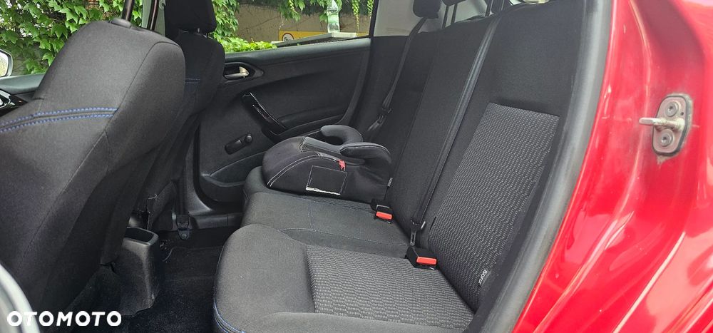 Peugeot 208 1.2 PureTech Allure - 8