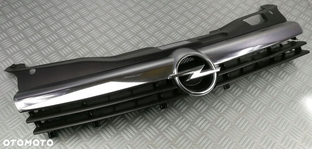 13108463 13135487 grill logo atrapa chłodnic OPEL ASTRA H III 3 2003-2007r - 3