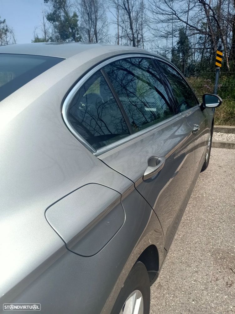 VW Passat 1.6 TDI Confortline - 18