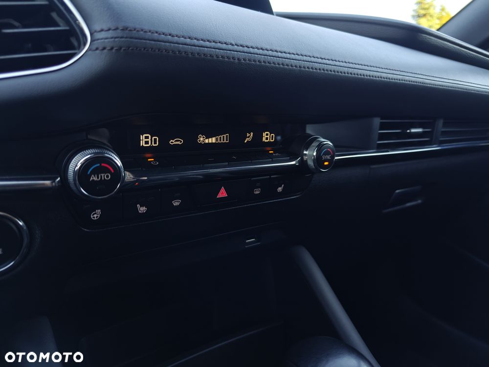 Mazda 3 2.0 mHEV Hikari - 22