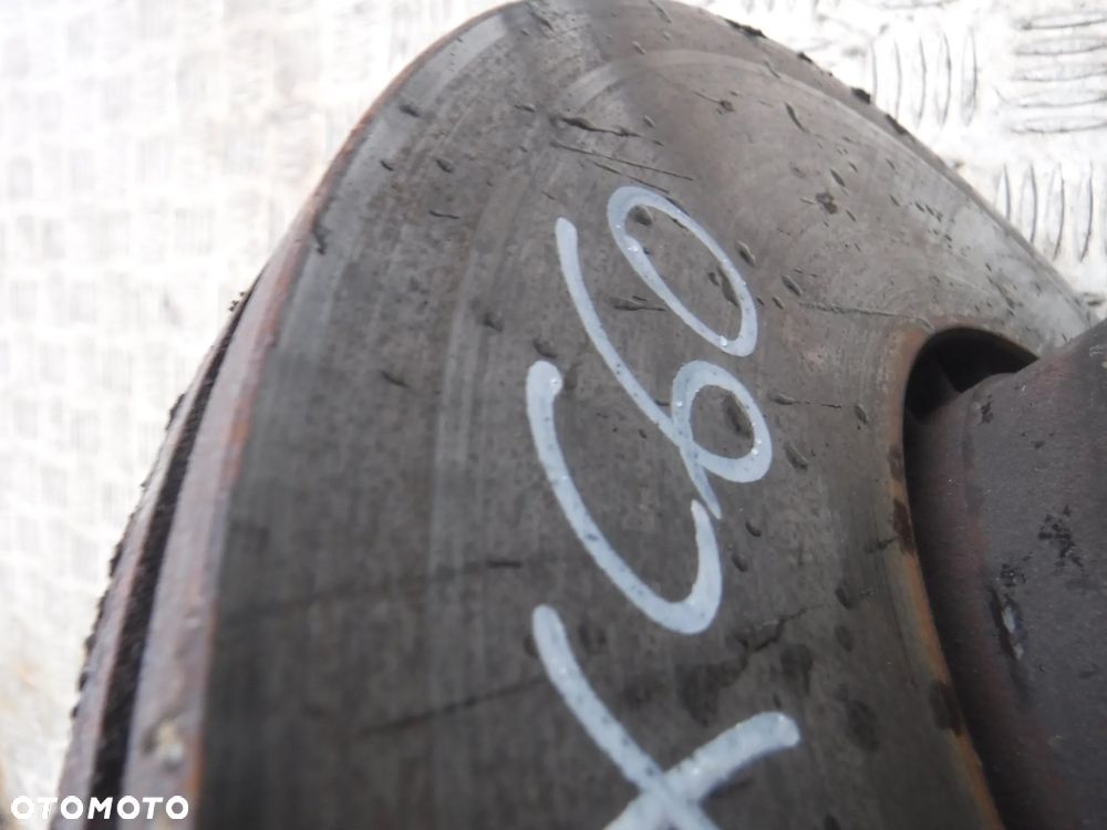 Volvo XC60 I 2.4 tarcze hamulcowe przod kpl - 3