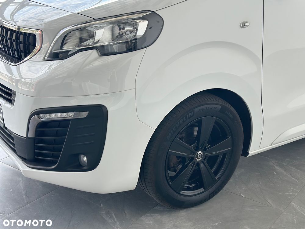 Peugeot Traveller - 9