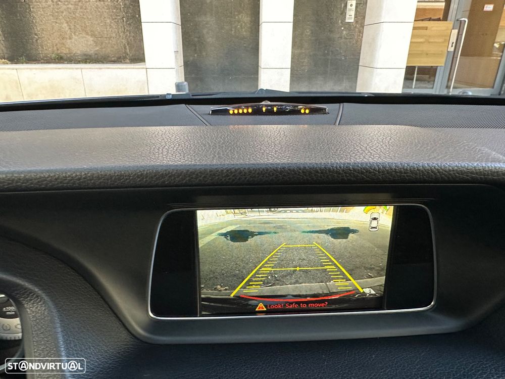 Mercedes-Benz E 300 Bluetec Hybrid Avantgarde - 30