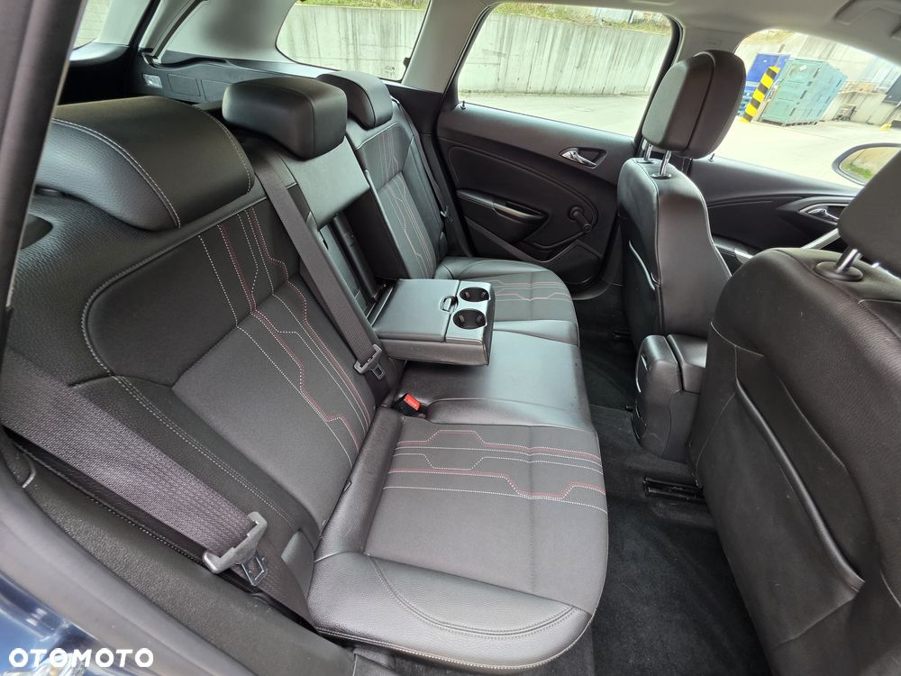 Opel Astra 1.4 Turbo - 26