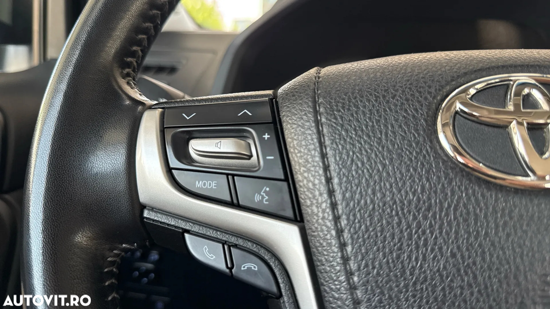 Toyota Land Cruiser - 23