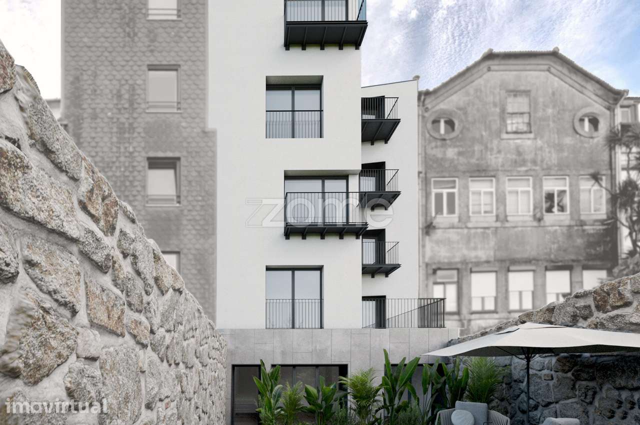Apartamento novo T1, varanda, elevador, centro do Porto ( Cedofeita)