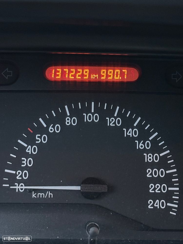 Renault Laguna 1.8 RT - 19