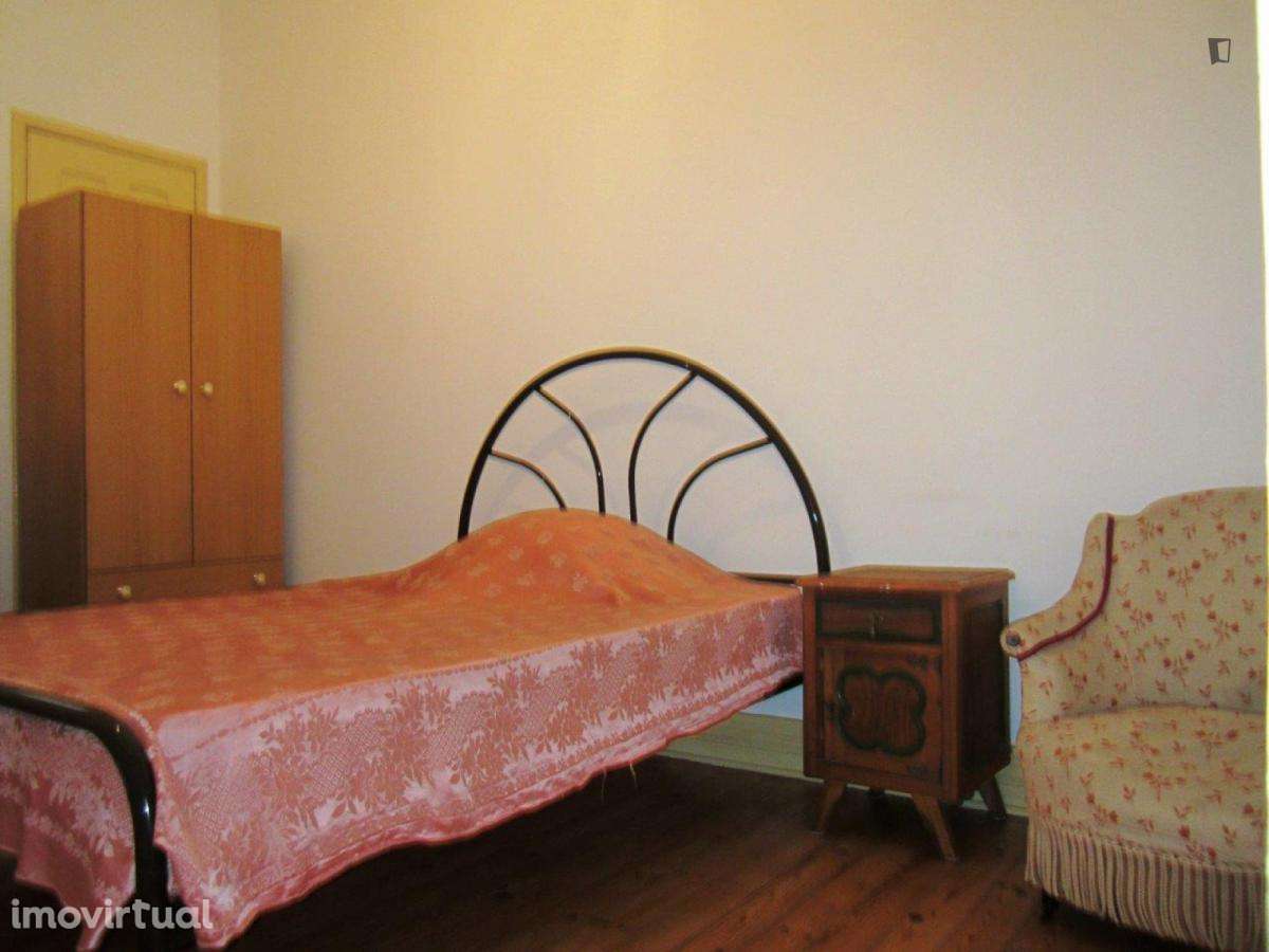 Quarto - localizado em Alcântara Lisbon - Grande imagem: 2/15