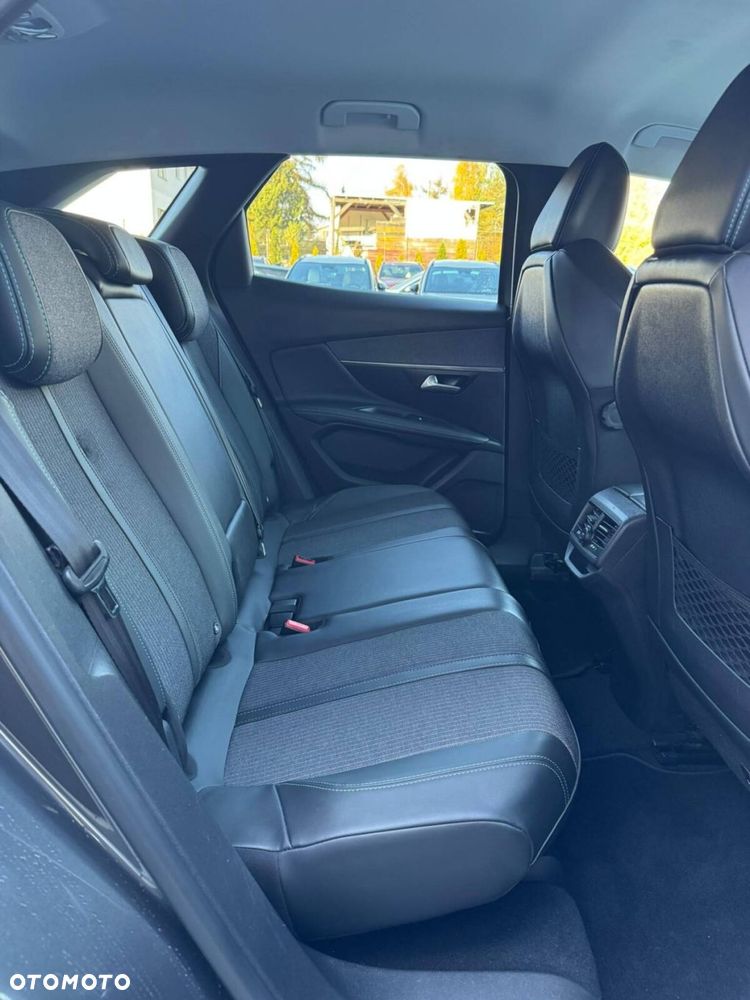 Peugeot 3008 1.5 BlueHDi Allure Pack S&S EAT8 - 32