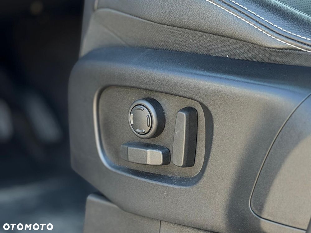 Land Rover Discovery 3.0 D250 mHEV S - 14