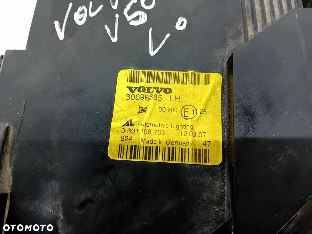 LAMPA PRZÓD LEWA VOLVO V50 KOMBI  30698885LH 0301198203 AL - 7