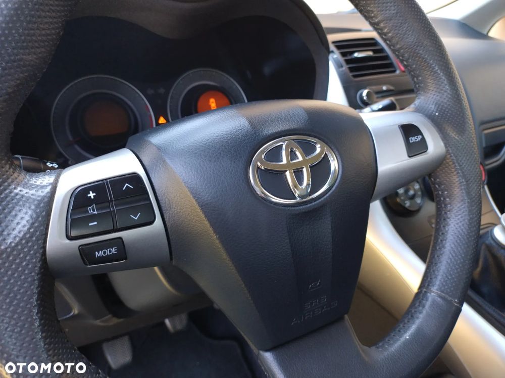 Toyota Auris 1.6 Club - 22