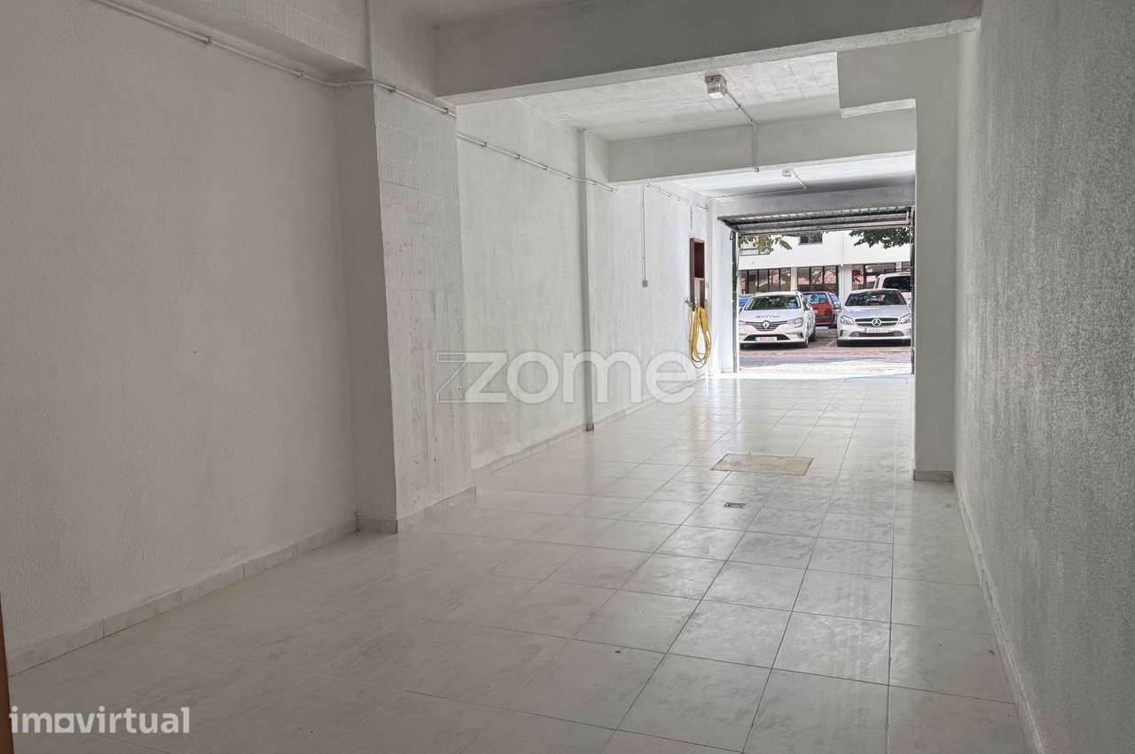 Garagem Monte Abraão - Grande imagem: 2/17