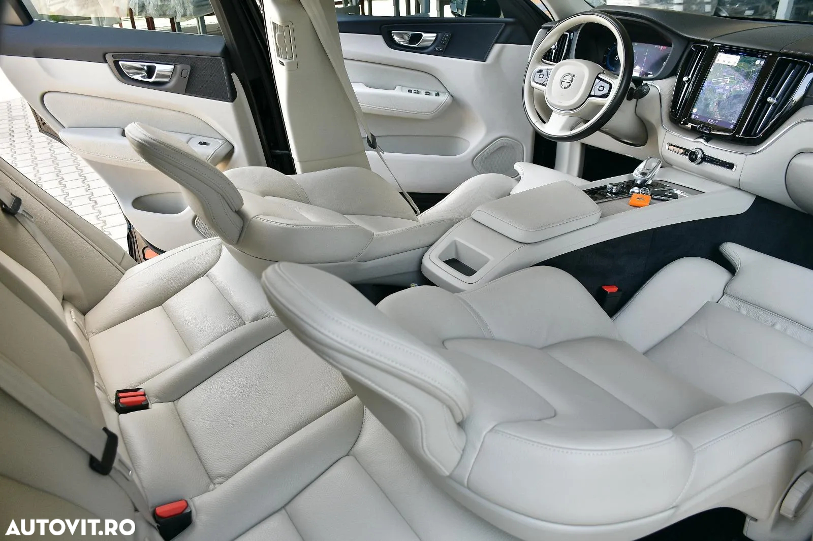 Volvo XC 60 B4 MHEV AT8 AWD Inscription - 17