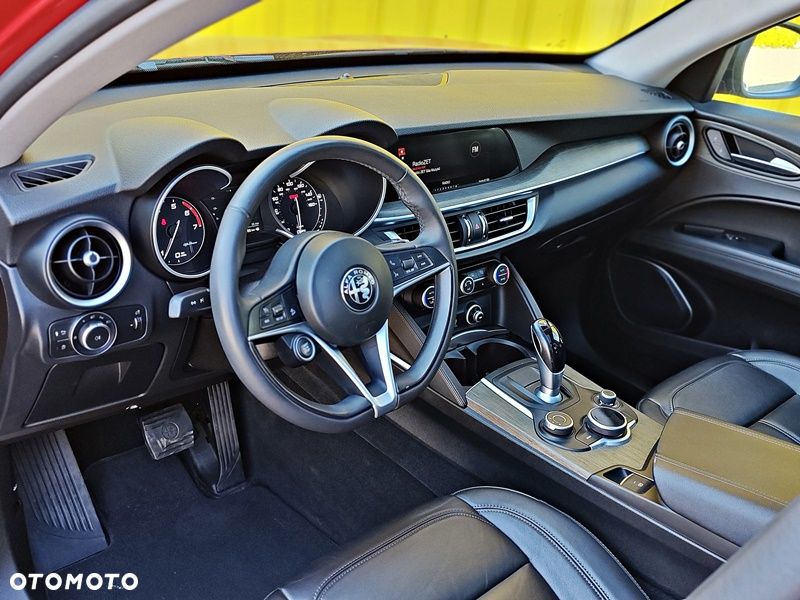 Alfa Romeo Stelvio 2.0 Turbo 16V AT8-Q4 Veloce Ti - 13