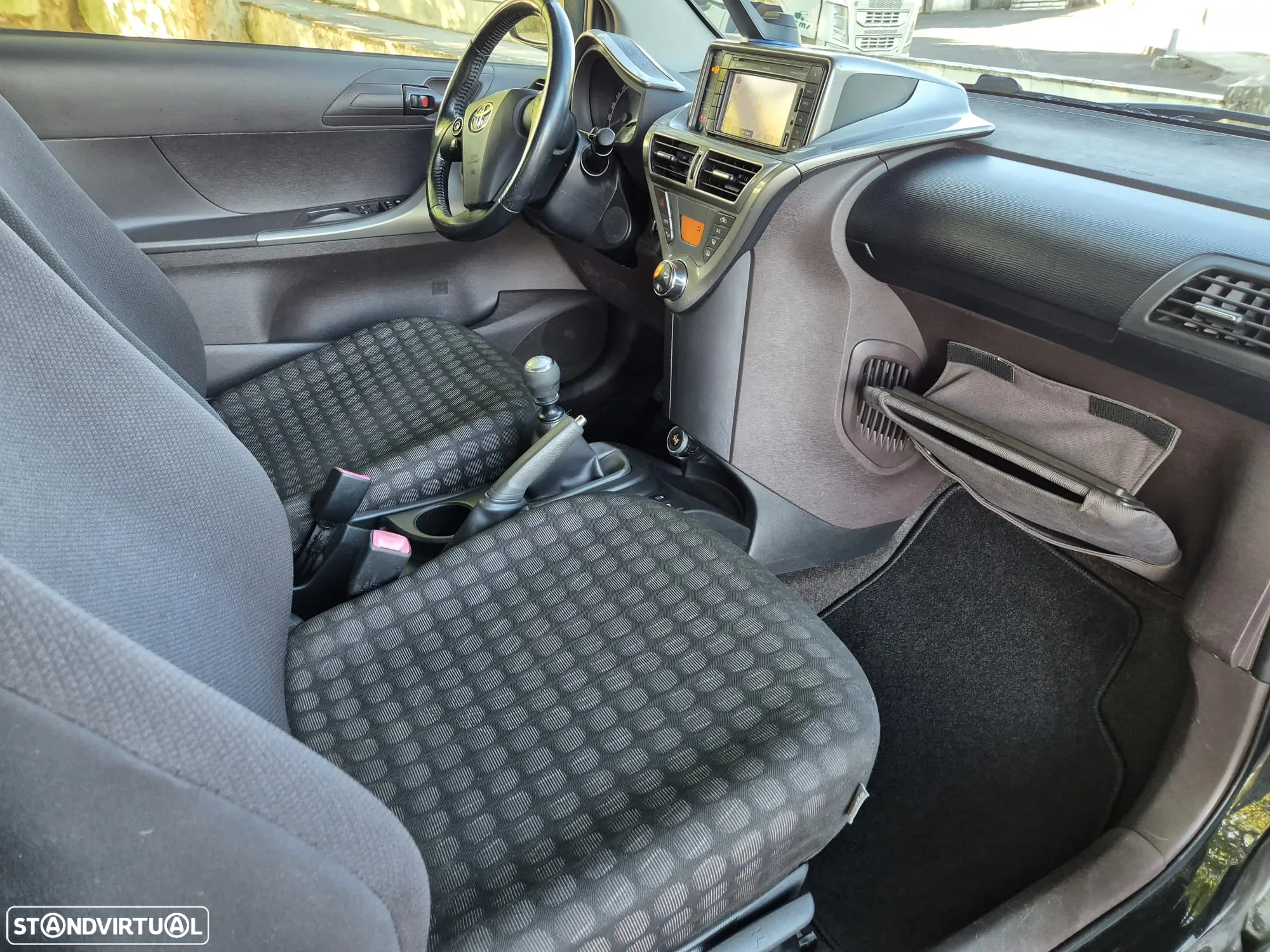 Toyota iQ 1.4 D-4D 2 NAVI+Bluetooth - 14