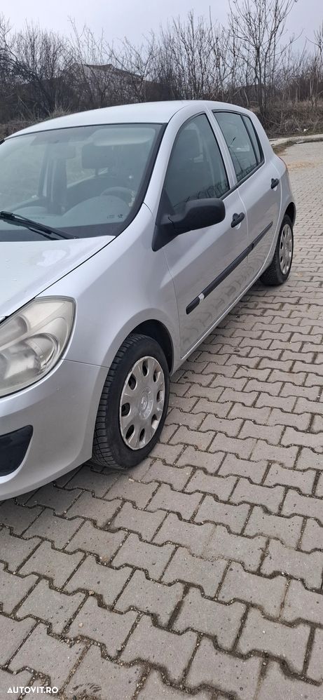 Renault Clio III 1.5dCi Dynamique - 9