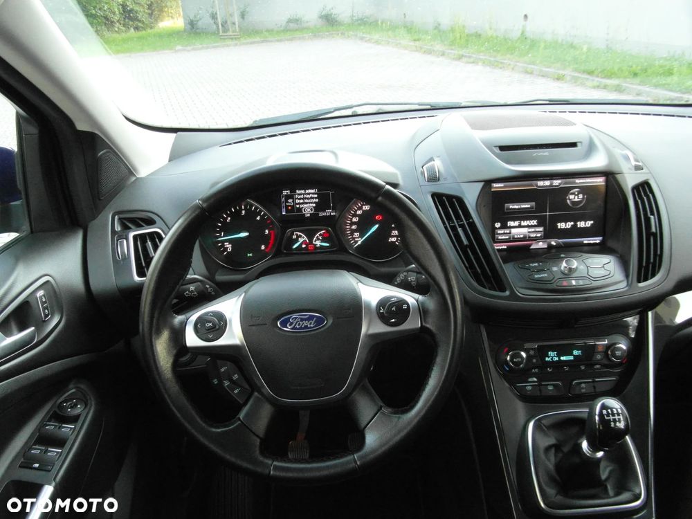 Ford Kuga 2.0 TDCi 2x4 Titanium - 21