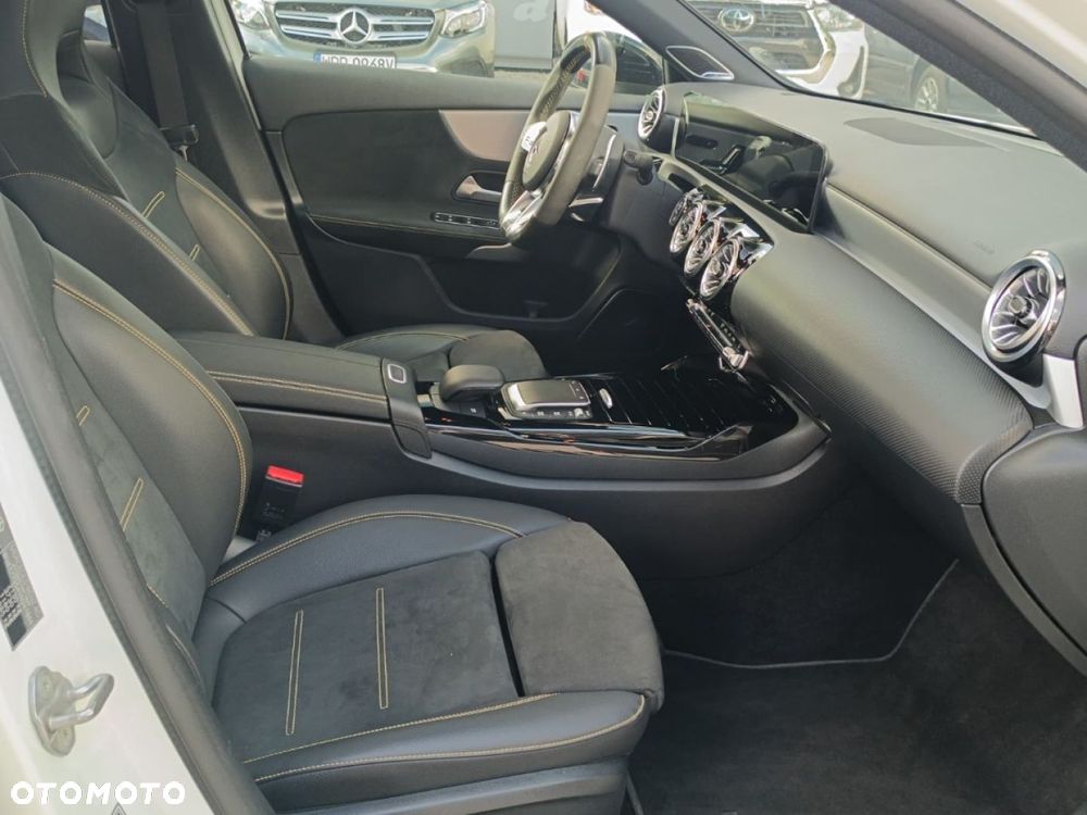 Mercedes-Benz Klasa A 45 S AMG 4-Matic 8G-DCT - 24