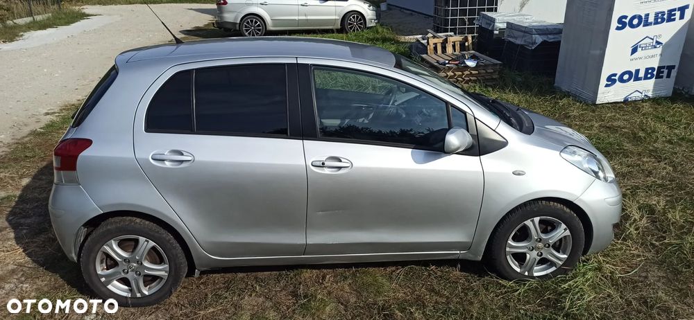 Toyota Yaris - 14