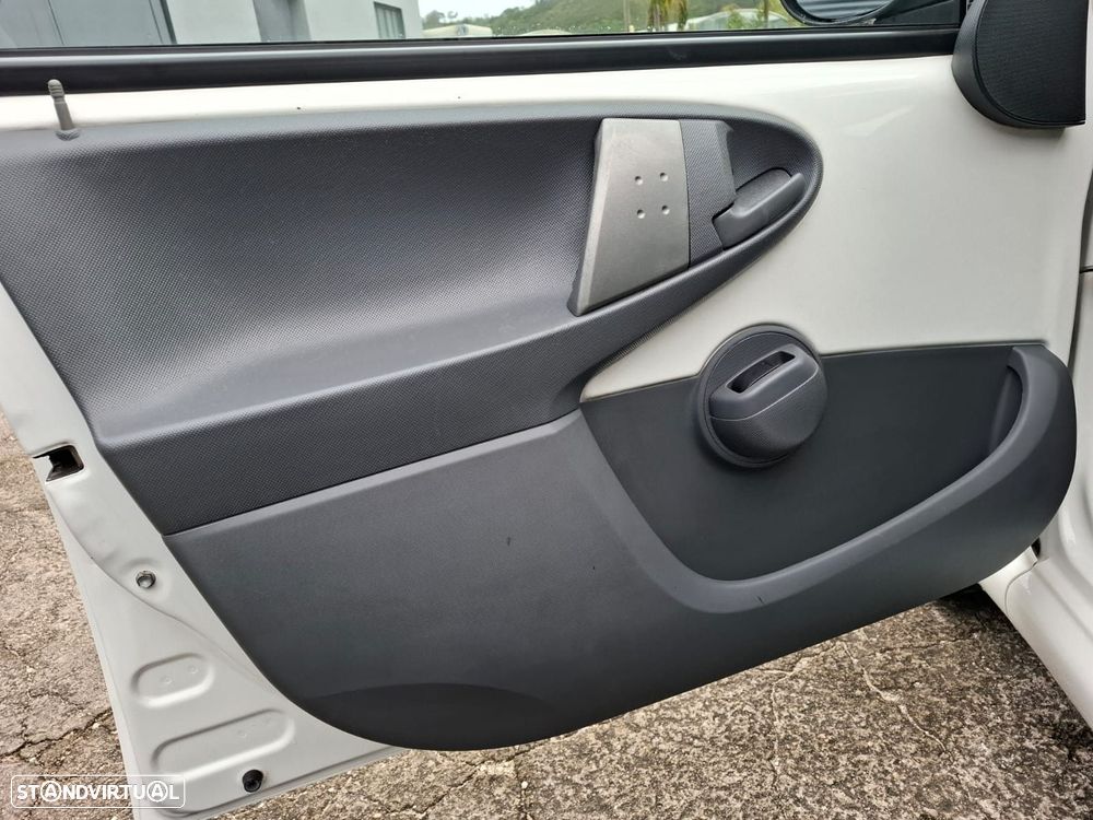 Toyota Aygo 1.0 - 29