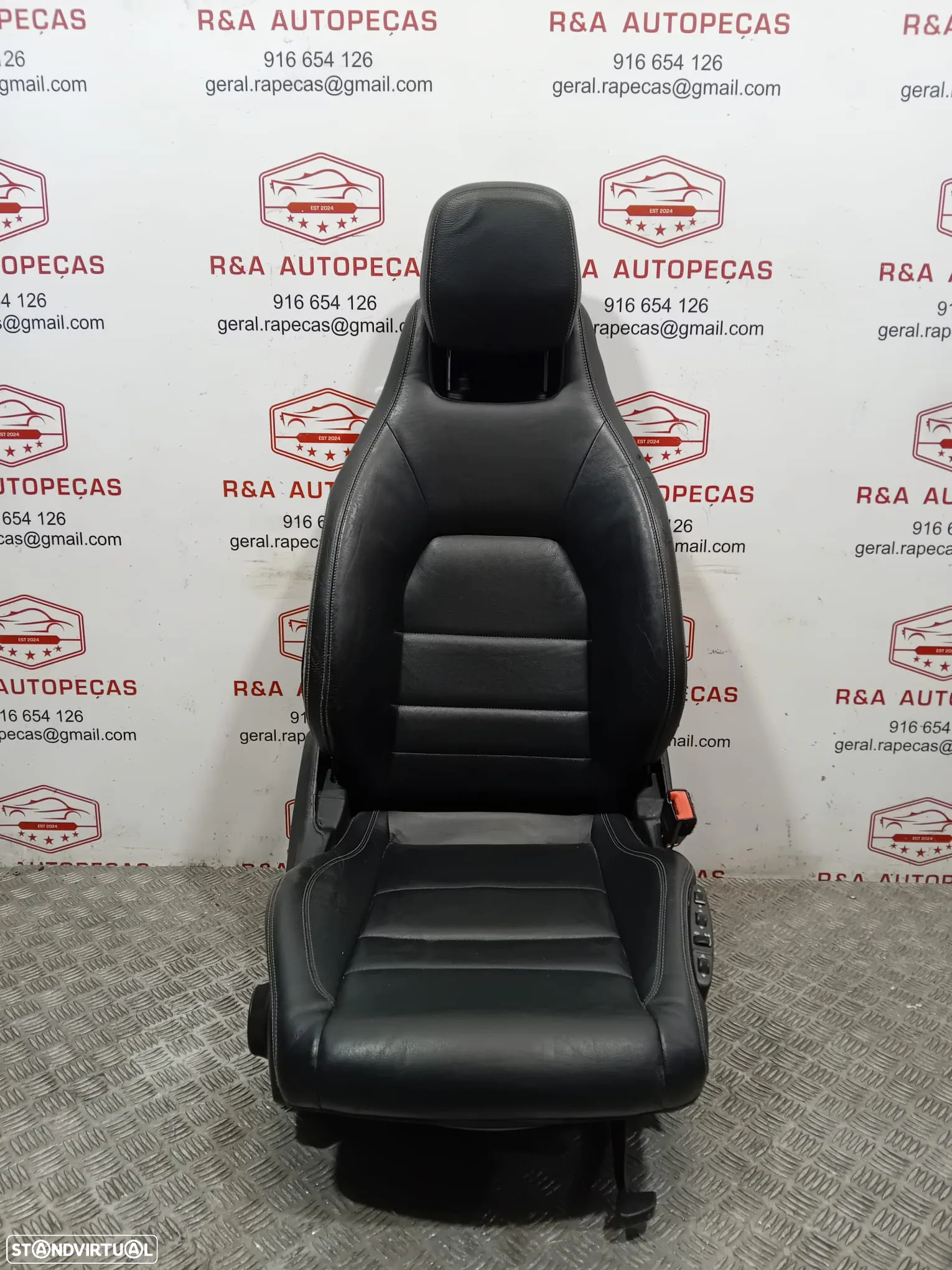 Conjunto de Bancos Mercedes Class E AMG Coupe W207 em Pele Original - 11