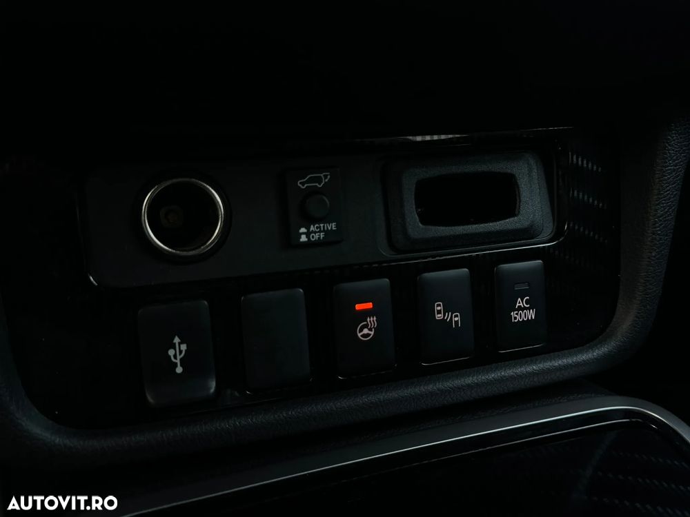 Mitsubishi Outlander 2.4 4WD Plus - 22