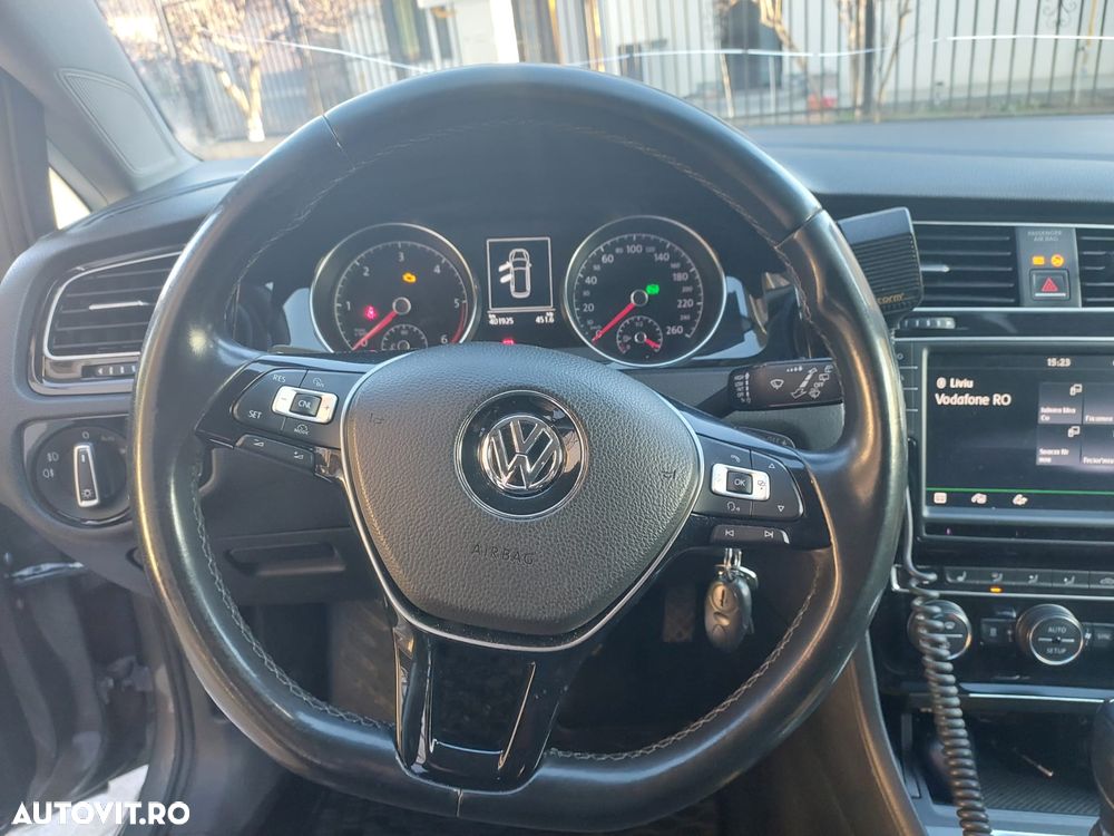 Volkswagen Golf 2.0 TDI BlueMotion Technology DSG Edition - 6