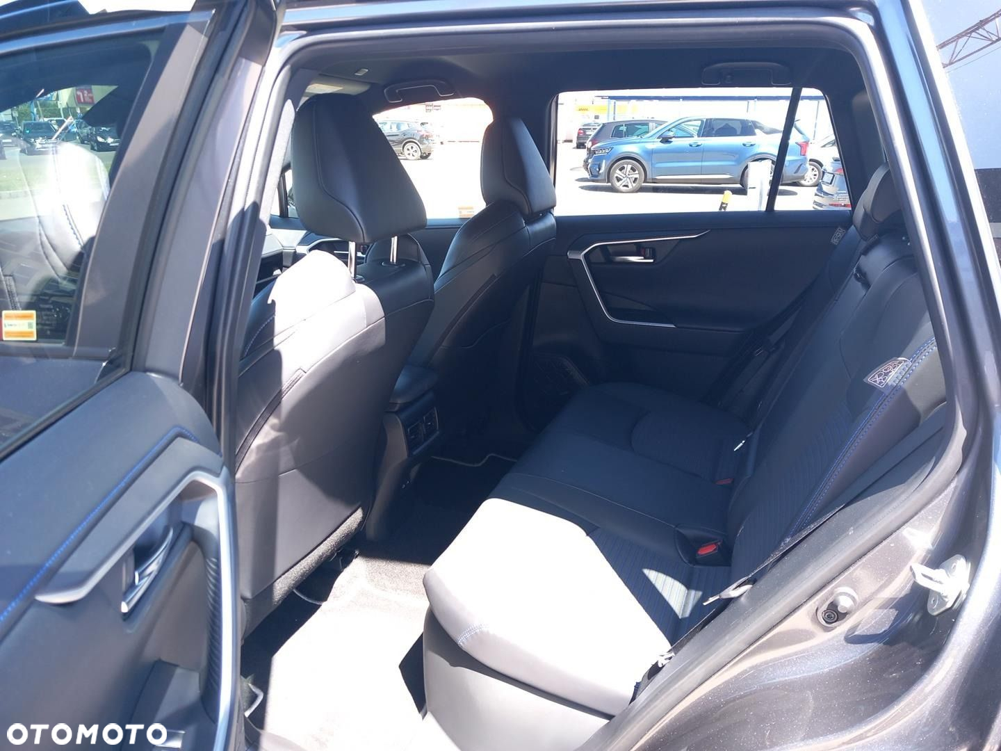 Toyota RAV4 - 11