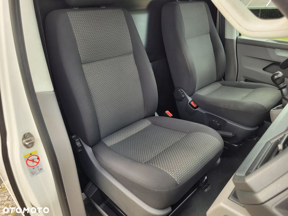 Volkswagen Transporter T6.1 - 11