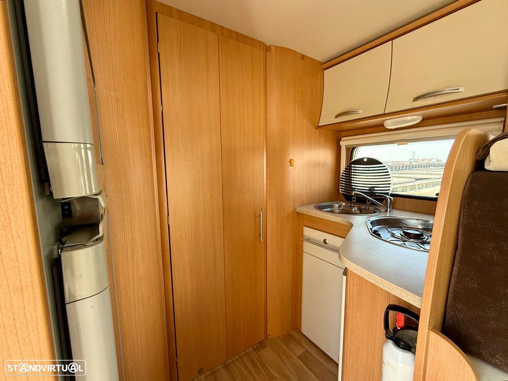 Chausson Flash 28 - Cama Central - 20