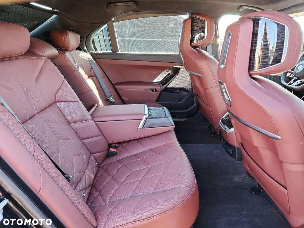 BMW Seria 7 - 12