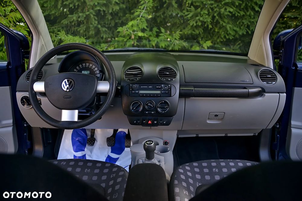 Volkswagen New Beetle - 34