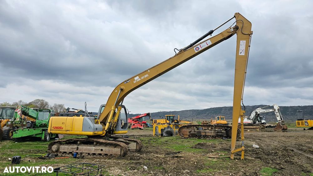 New Holland Holland E 265 Excavator pe șenile brat 16 m - 3