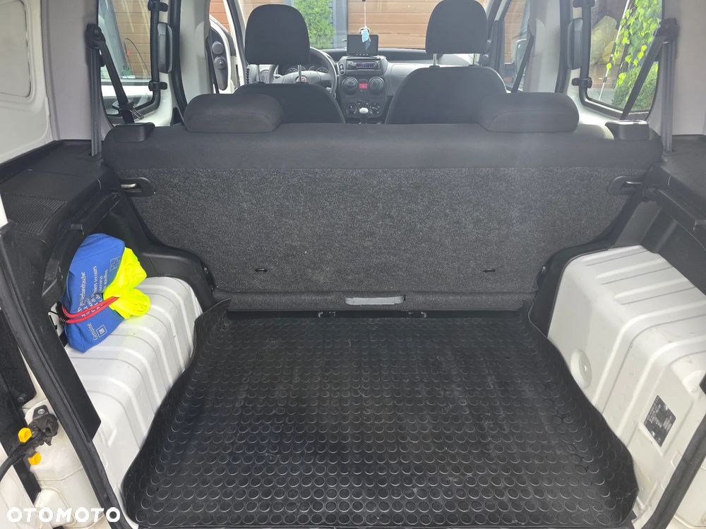 Fiat Fiorino Kombi Elegant - 4