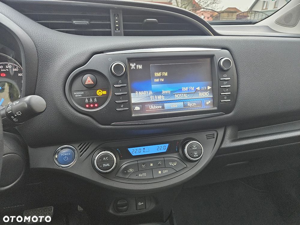 Toyota Yaris Hybrid 100 Selection - 20