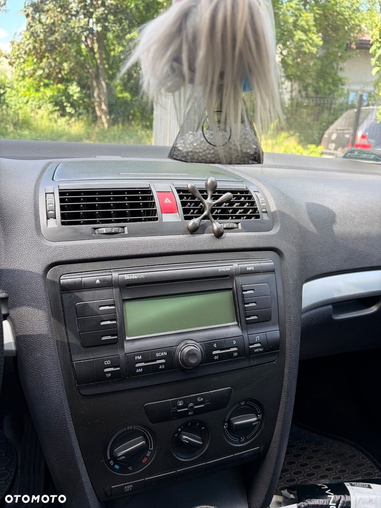 Skoda Octavia 1.6 Combi - 17