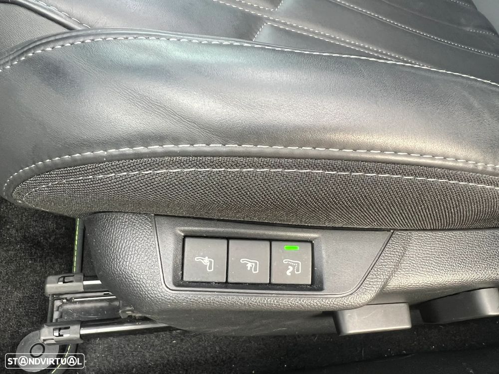 Peugeot 2008 PureTech 130 EAT8 GT - 15