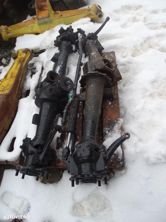 Carcasa ,Axa CARRARO cod. 140272,  buldoexcavator komatsu - 5