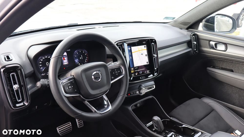 Volvo XC 40 T3 R-Design - 14