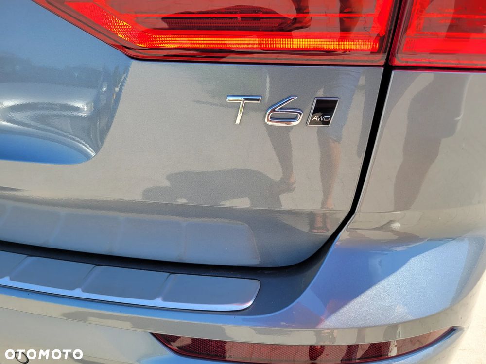 Volvo XC 60 T6 AWD R-Design - 6