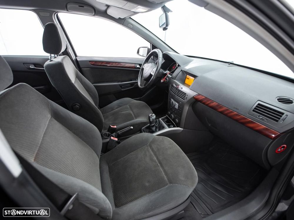 Opel Astra Sports Tourer - 8