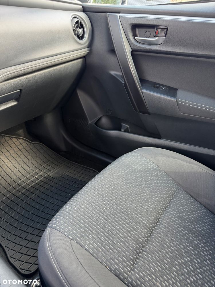 Toyota Corolla 1.6 Comfort - 8