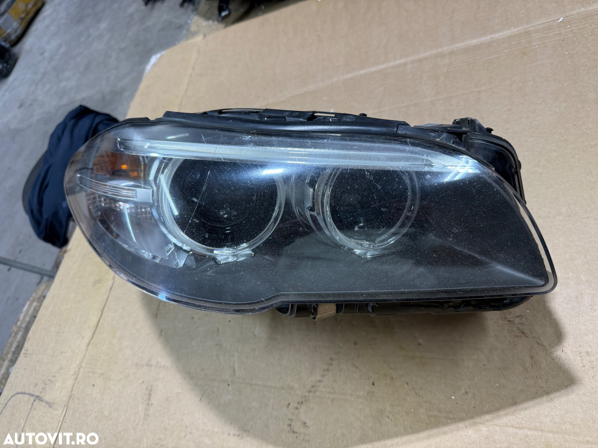 Far dreapta complet BMW seria 5 F10, F11 Lci facelift an 2013-2015 fara defect cod 7317134 - 2